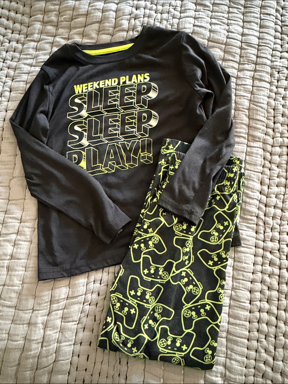 Cat & Jack Black and Neon Green 'Weekend Plans' Pajama Set